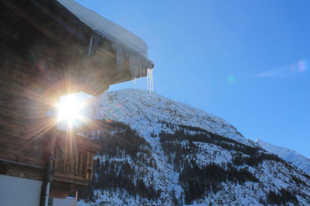Villa Alpin Holzgau Exteriör bild