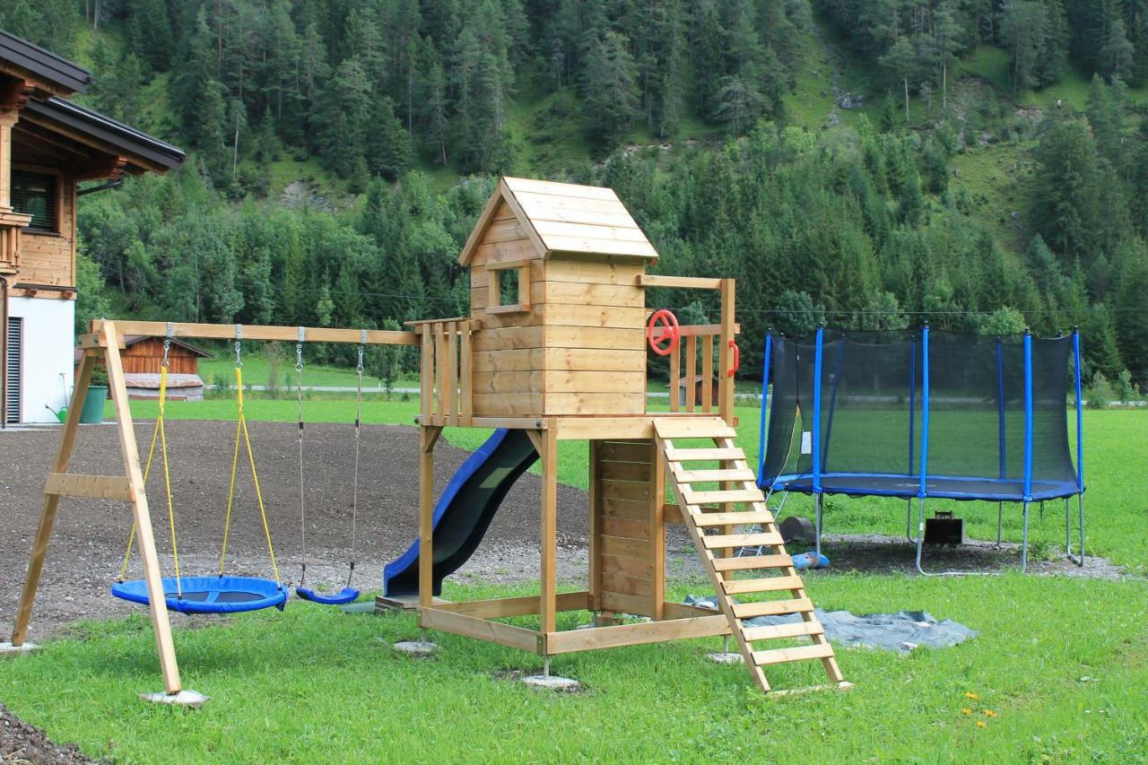 Villa Alpin Holzgau Exteriör bild